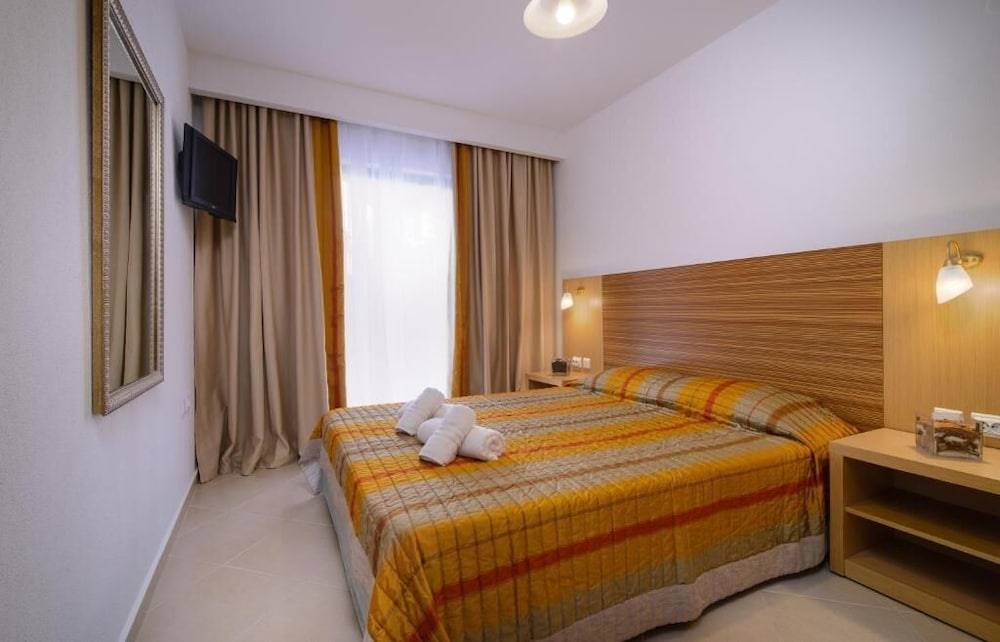Apanemia Apartments by Flegra 2