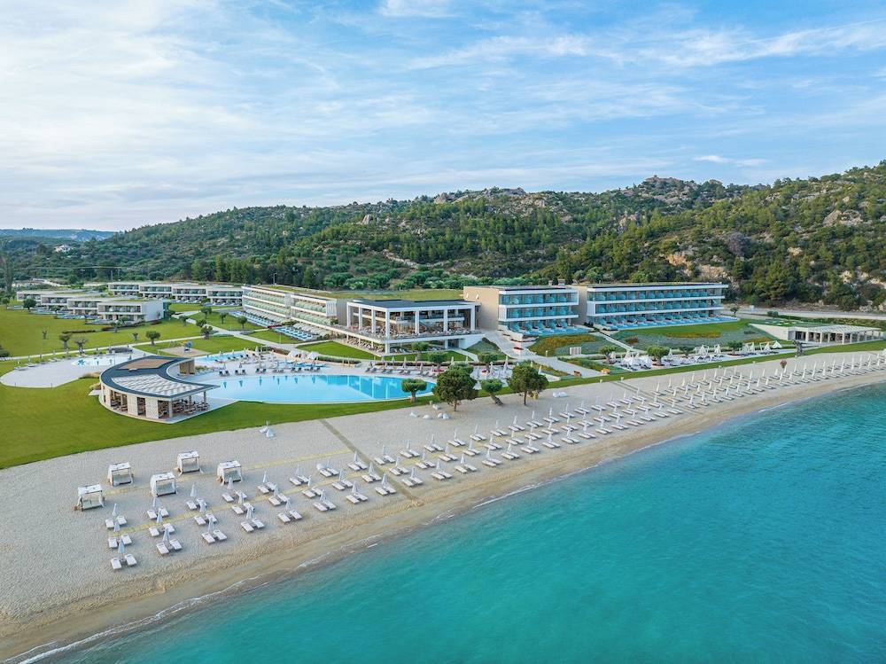Ammoa Luxury Hotel & Spa Resort 1