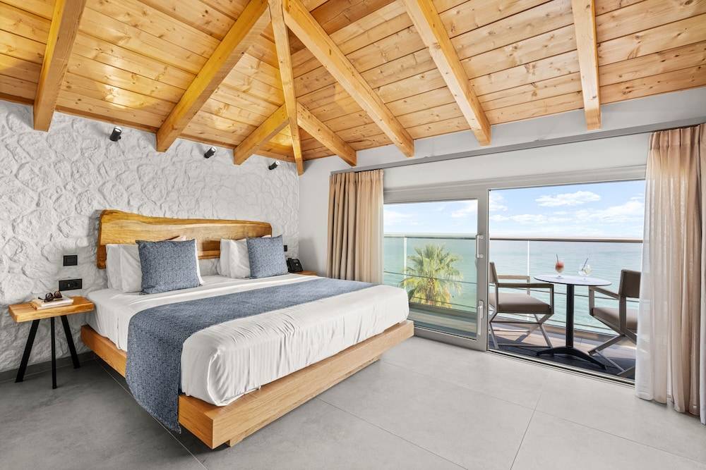 Emily's Luxury Suites 1