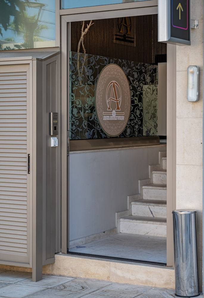 Alpha Luxury Suites 2