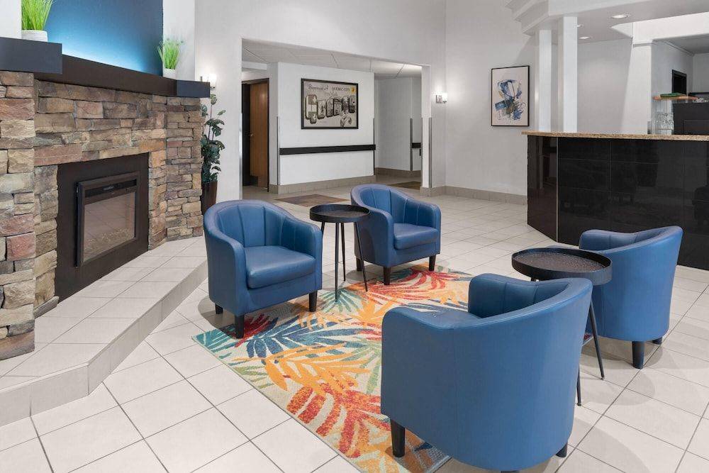 Super 8 by Wyndham Quebec City 2