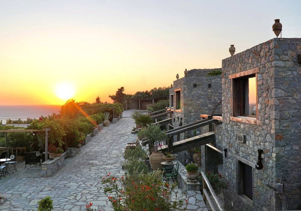 Terra Minoika Boutique Resort 1