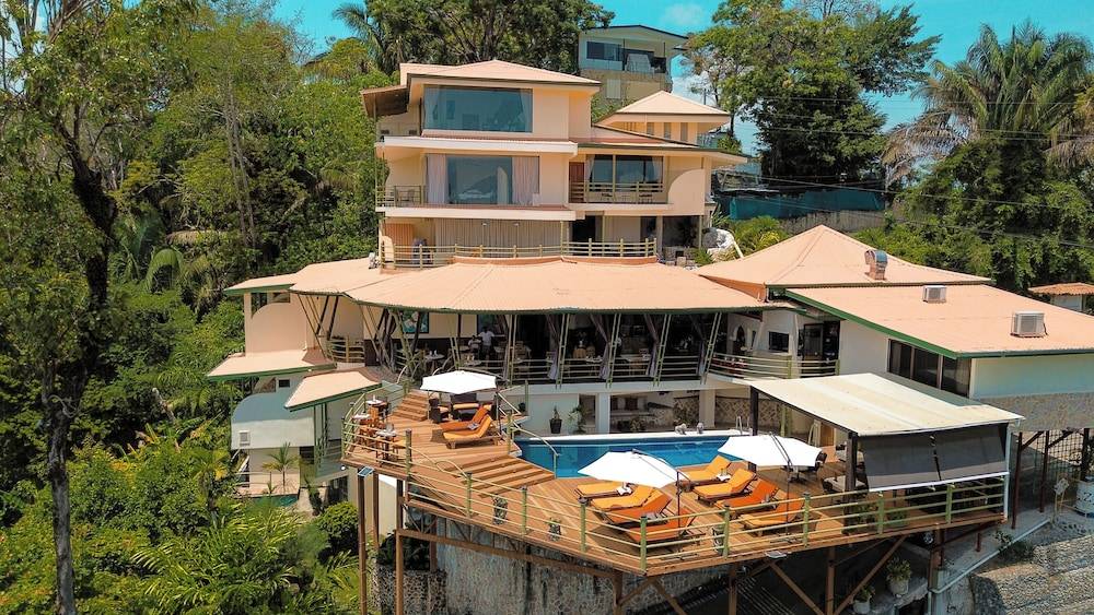 Issimo Suites (Adults Only) 1