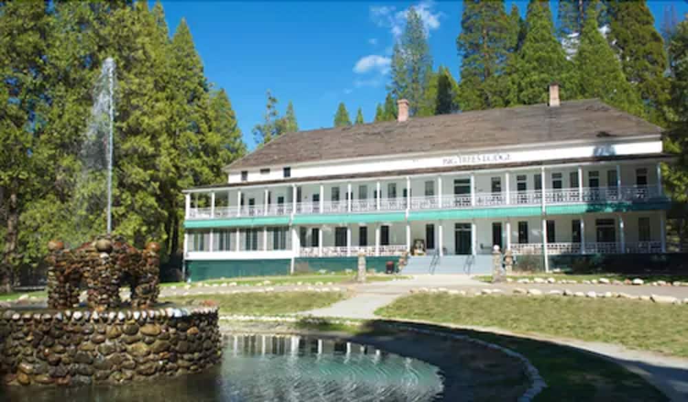 Wawona Hotel 1