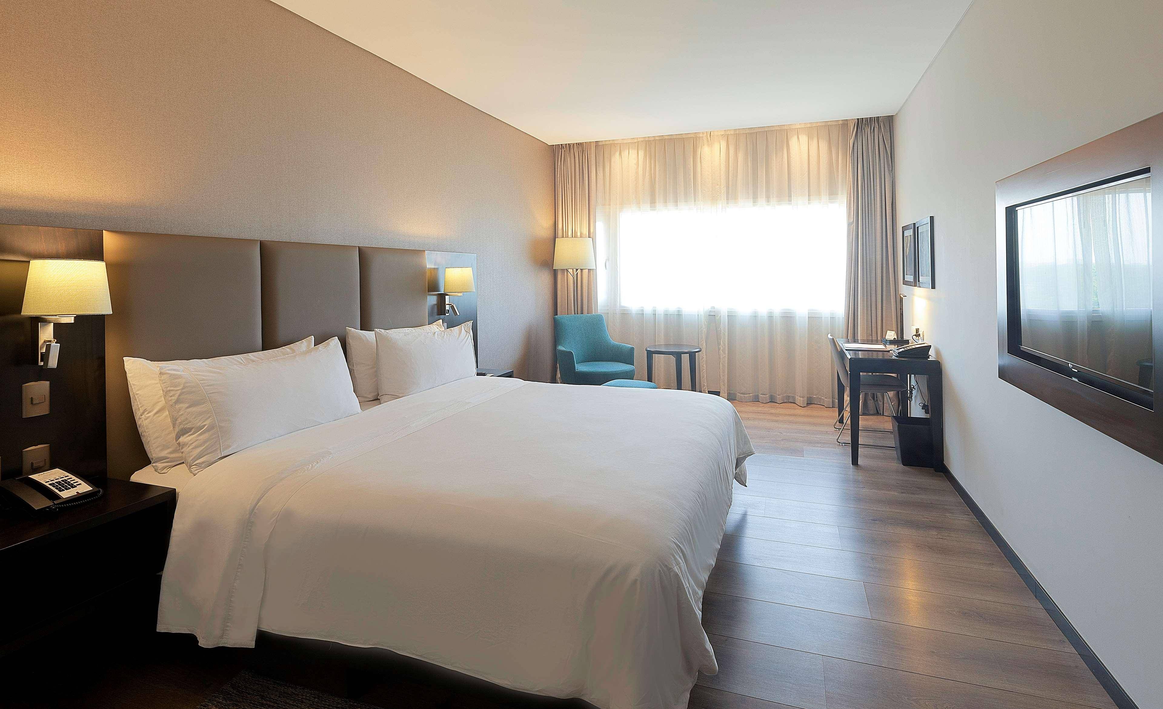 Radisson Hotel Santa Cruz 1