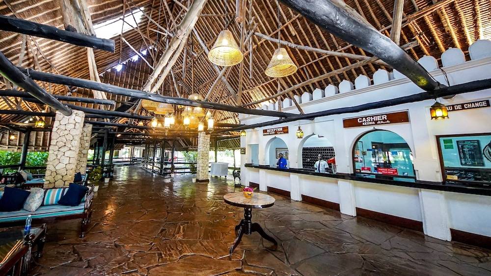 Papillon Lagoon Reef Hotel 2