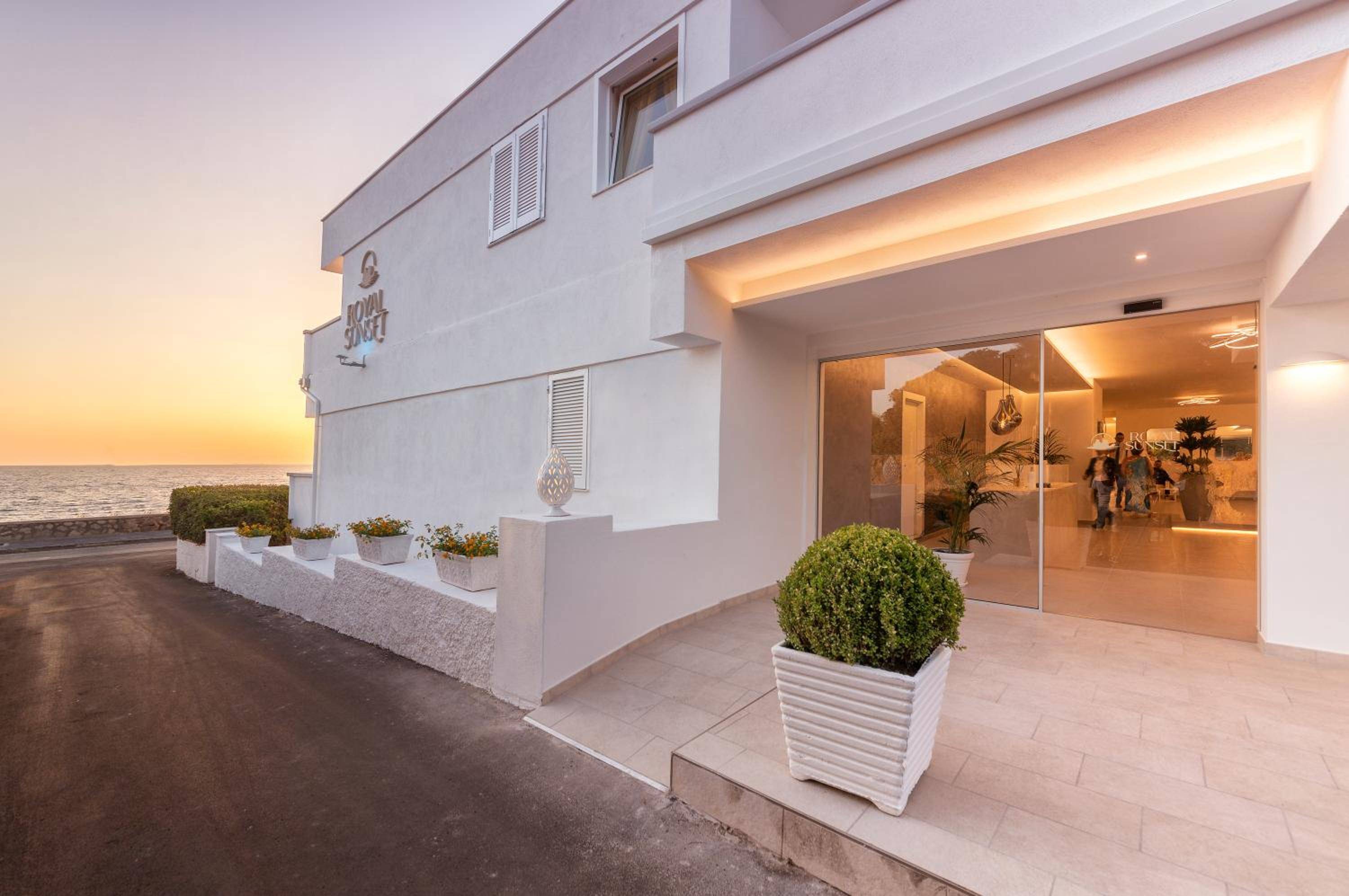 Royal Sunset Hotel & Spa 1