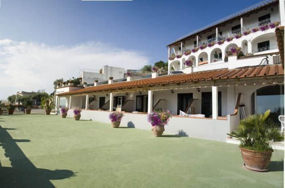 Parco Residence La Rosa 1