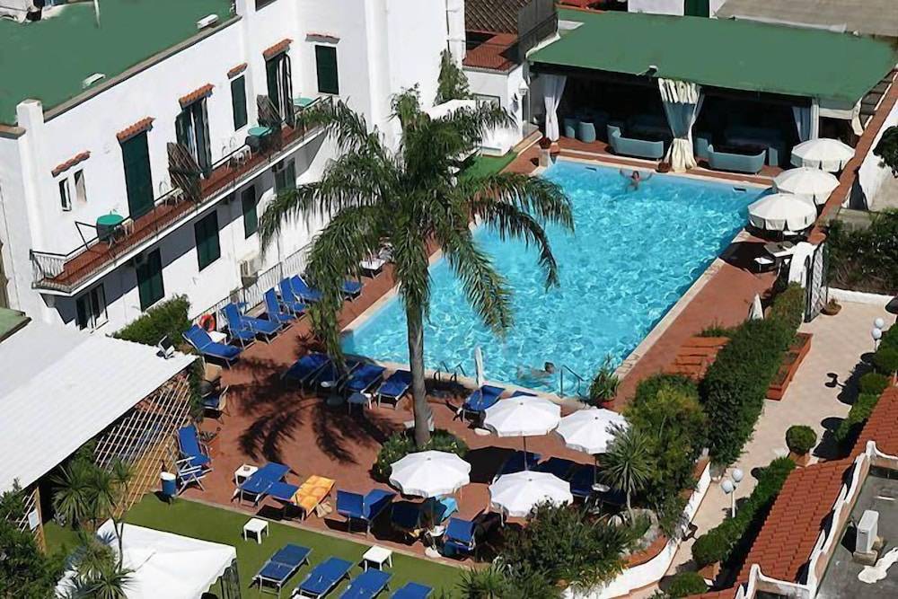Hotel Lord Byron 1