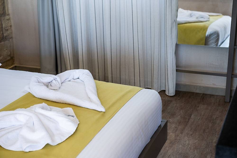 Kavos Hotel & Suites 2