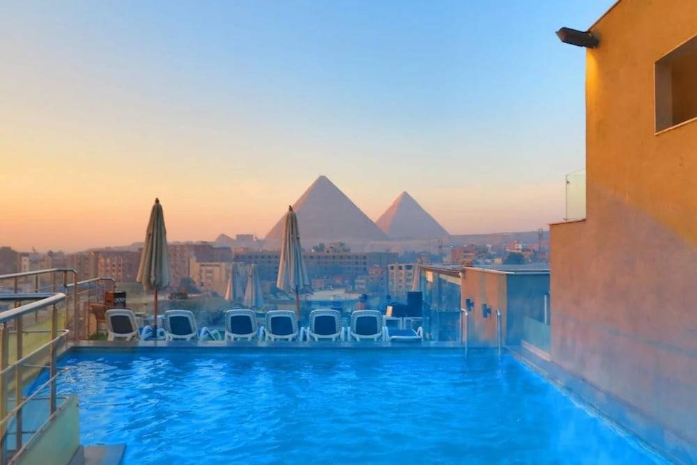 New Pyramid Front Hotel 1