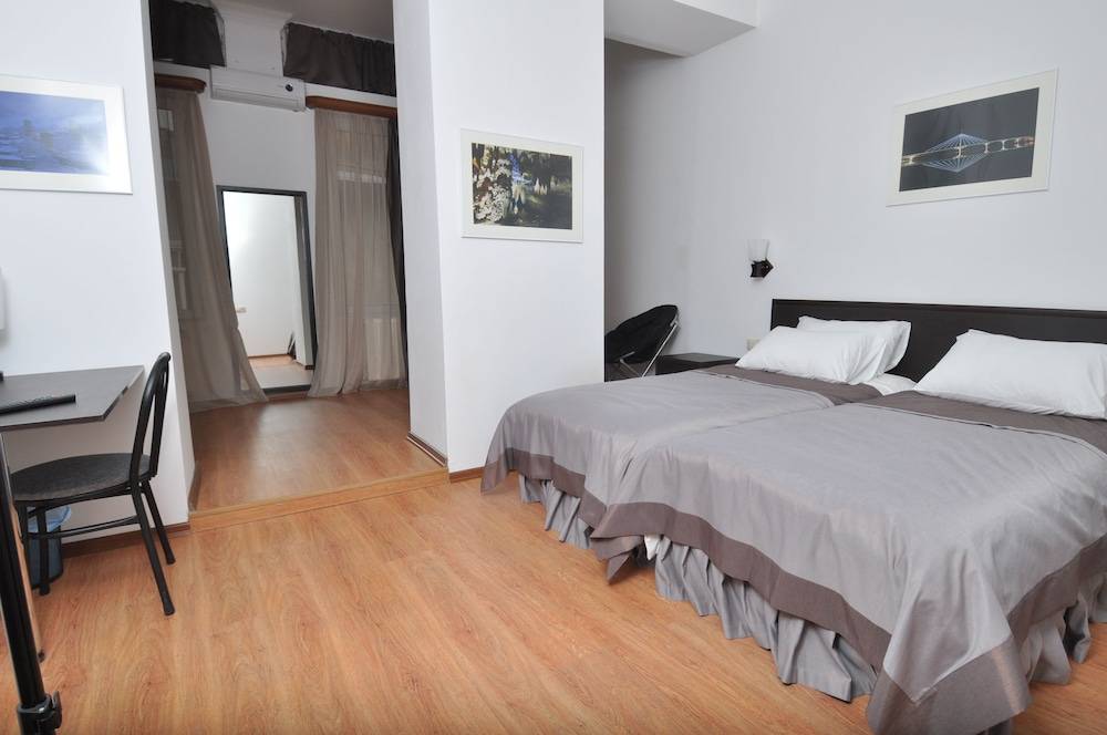 Hotel Corner 2
