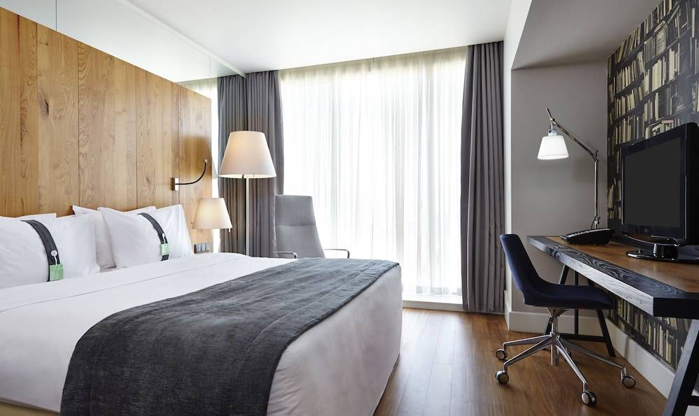 Holiday Inn TBILISI by IHG 2