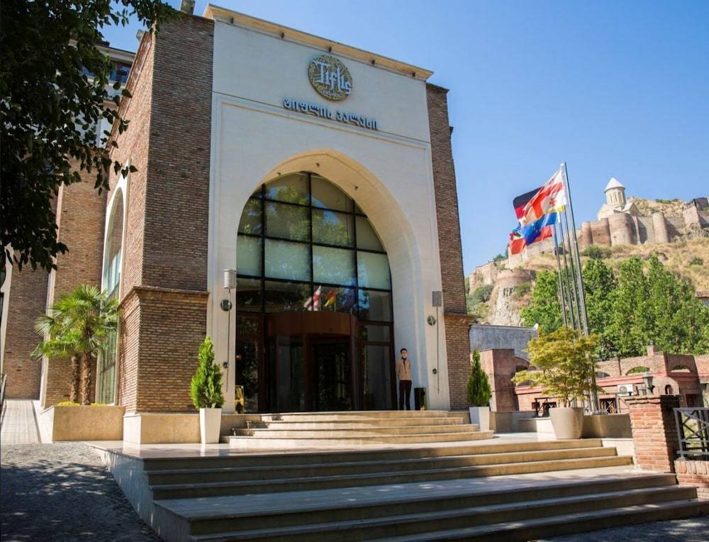 Tiflis Palace 1