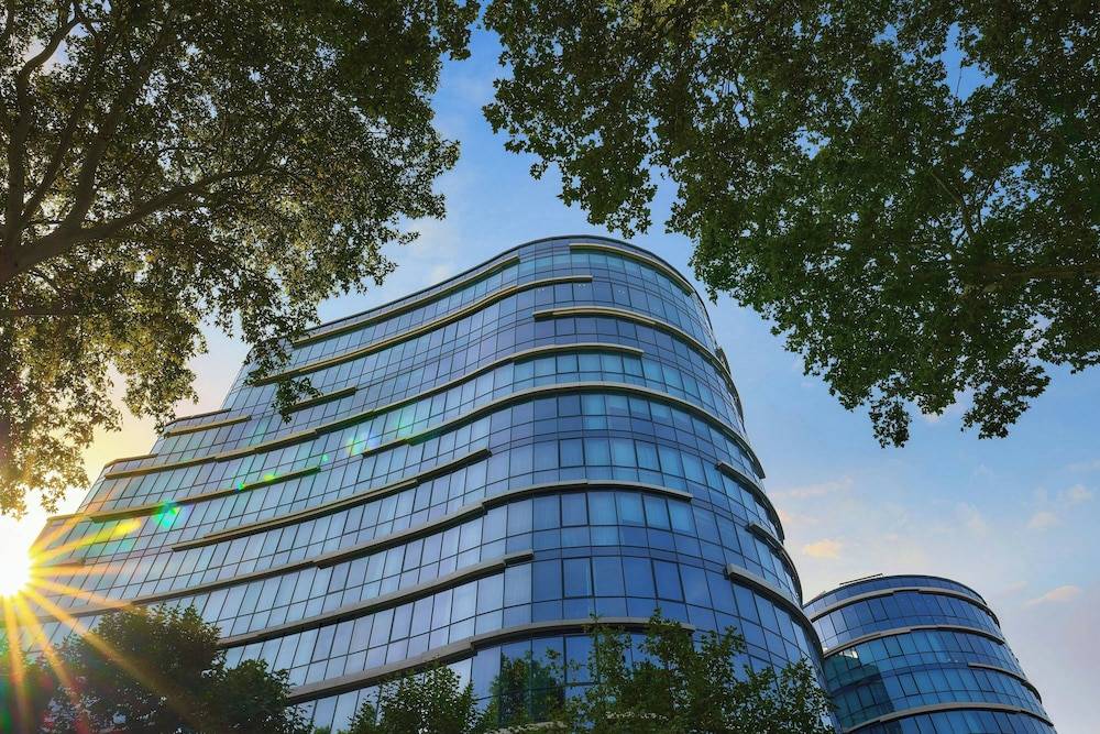 Paragraph Freedom Square, a Luxury Collection Hotel, Tbilisi 1