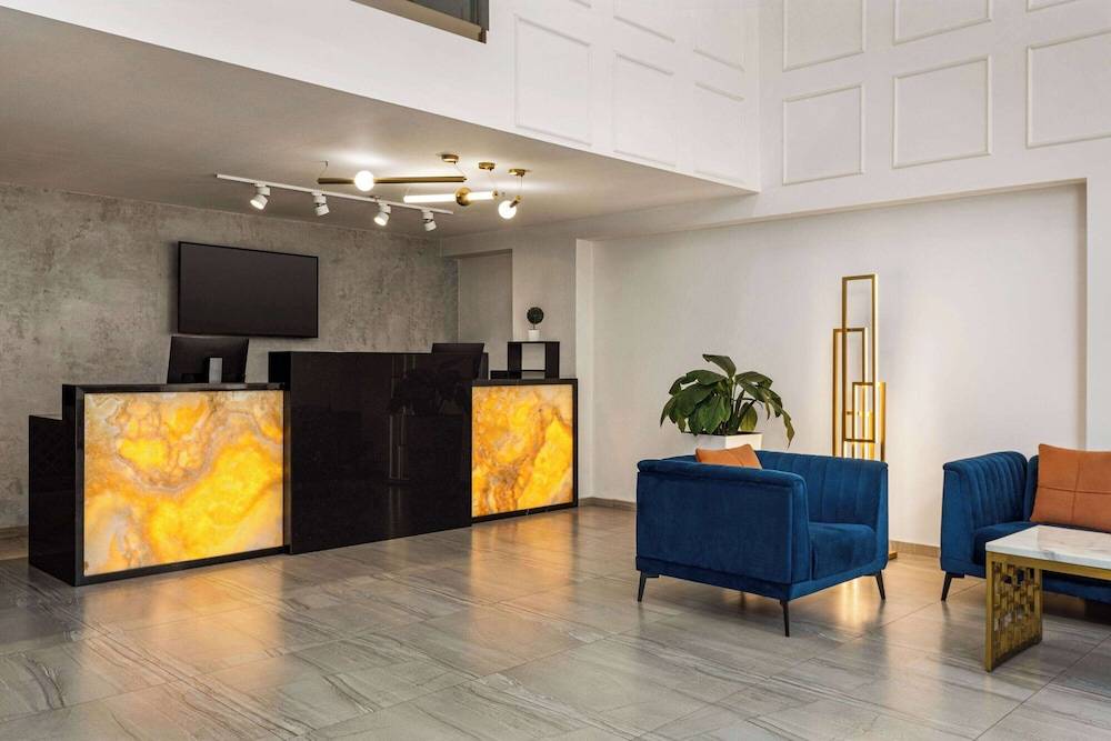 Ramada by Wyndham Tbilisi Old City 2