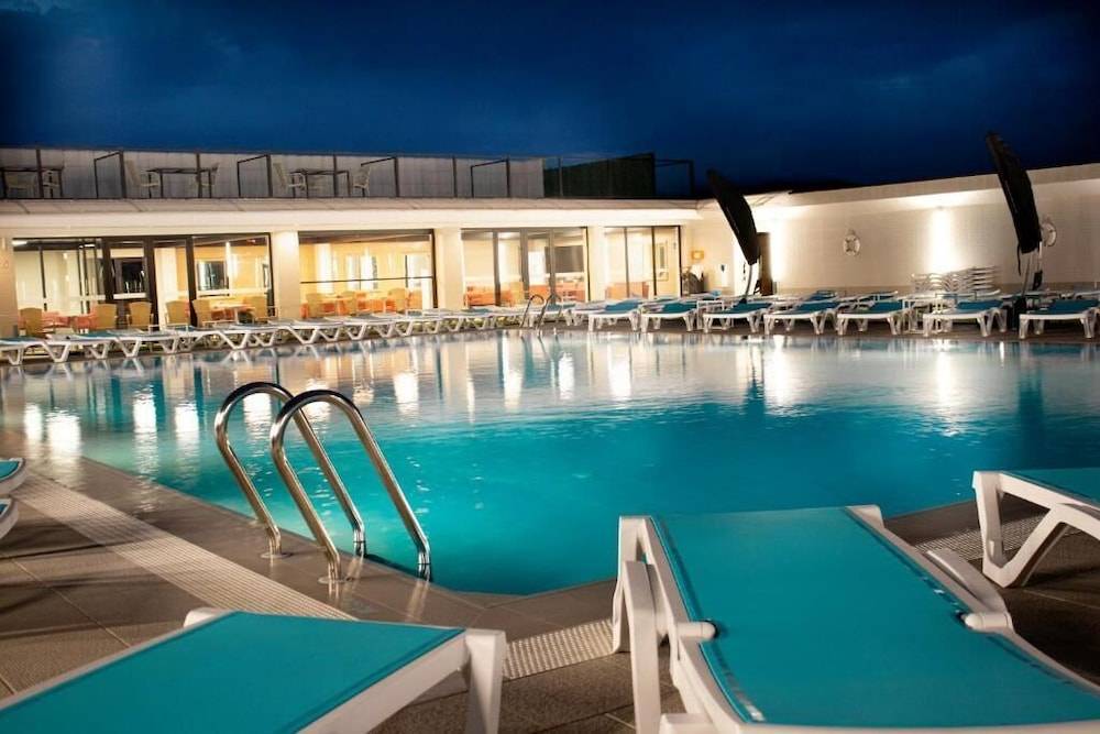 Hotel Beaumonde Garden 1