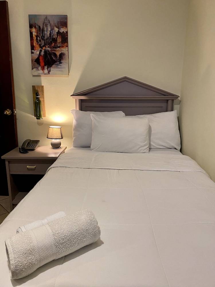 Morrison Hotel San Salvador 2