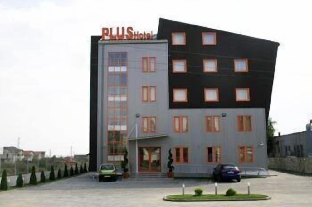 Plus Hotel 1