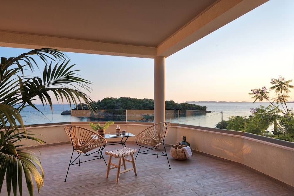Prima Vista Beachfront Boutique Hotel 1
