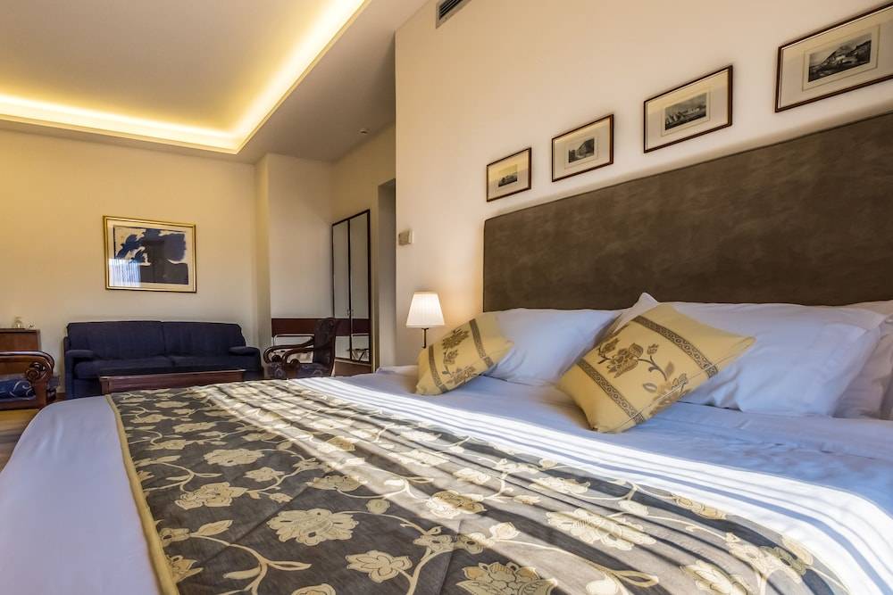Rex Hotel 1