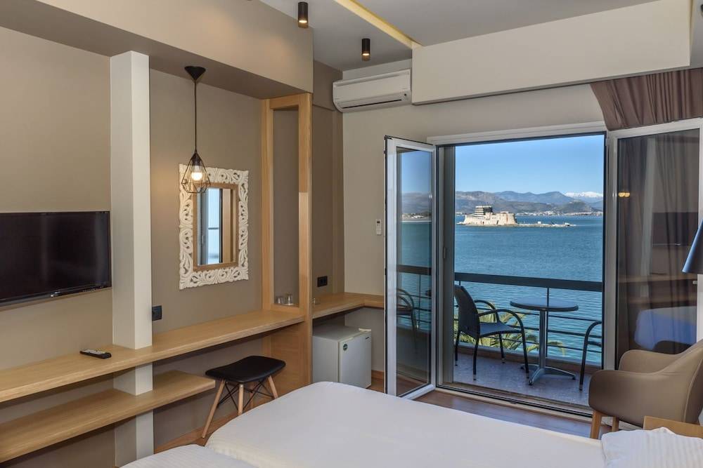 Agamemnon Hotel 1