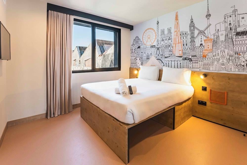 easyHotel Madrid Alcala 1