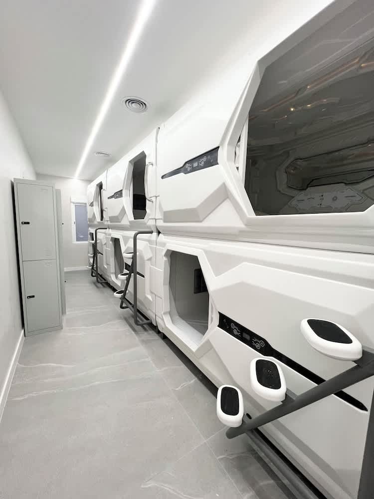 Hostel Space Capsule 2