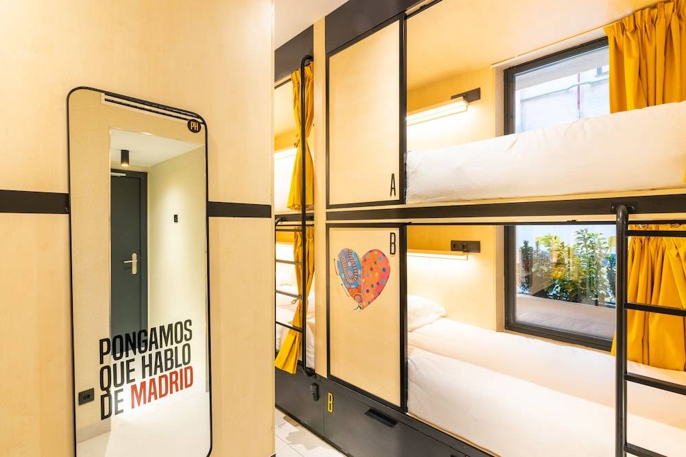 Petit Hostel Palacio Real 1