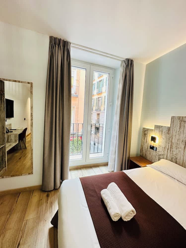 Hostal Anton Martin 1
