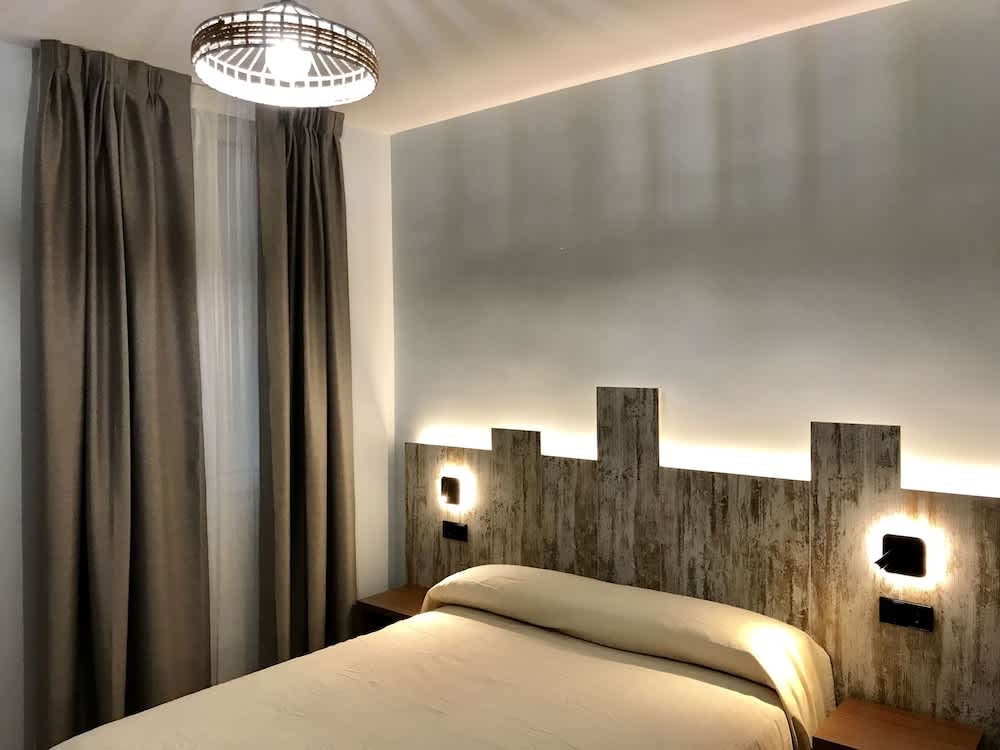 Hostal Anton Martin 2
