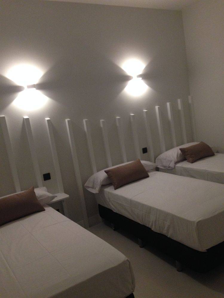 Hostal Gran Via 44 2