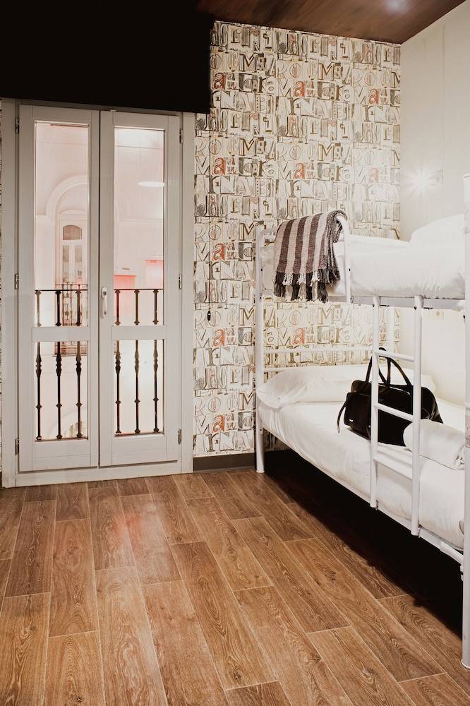 Room Ventura 1