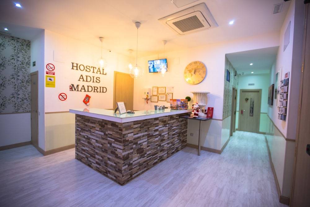 Hostal Adis 2