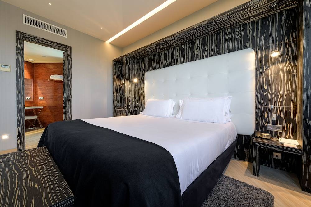 Hotel Maydrit Airport 2