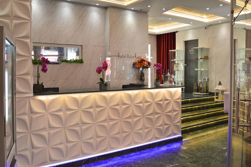 Erase un Hotel 2