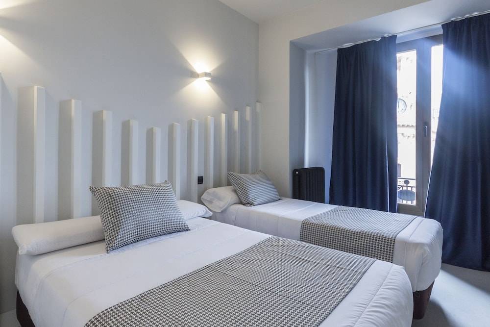 Hostal Carmen-Gran Vía 1