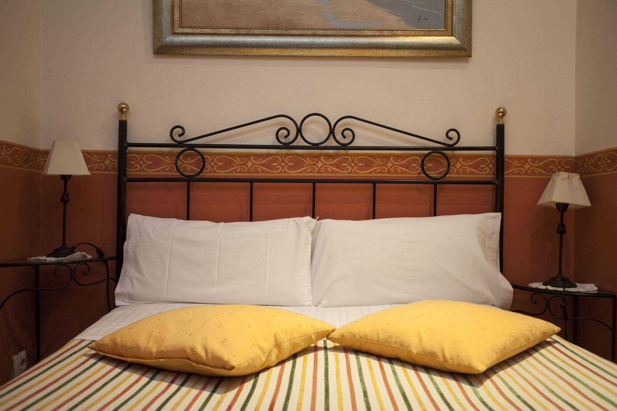 Armesto Rooms 1