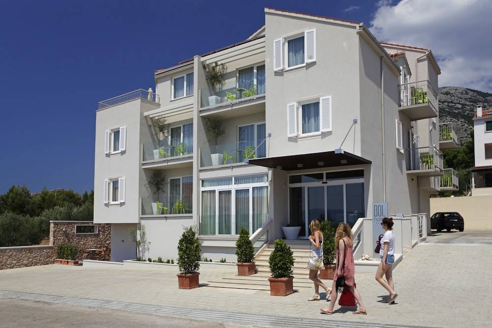 Boutique Hotel Bol 1