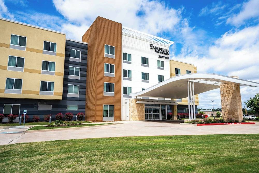 Fairfield Inn & Suites by Marriott Huntsville 1