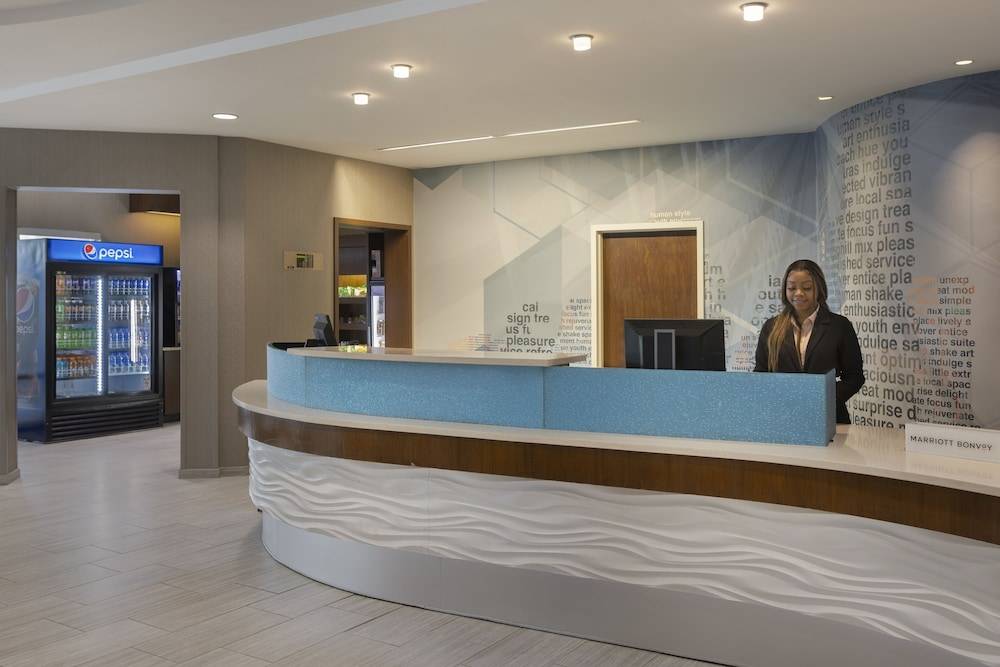 SpringHill Suites by Marriott Newark International Airport 2