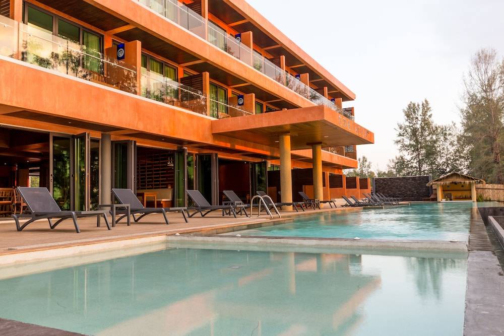 Coriacea Beachfront Boutique Phuket Resort 1