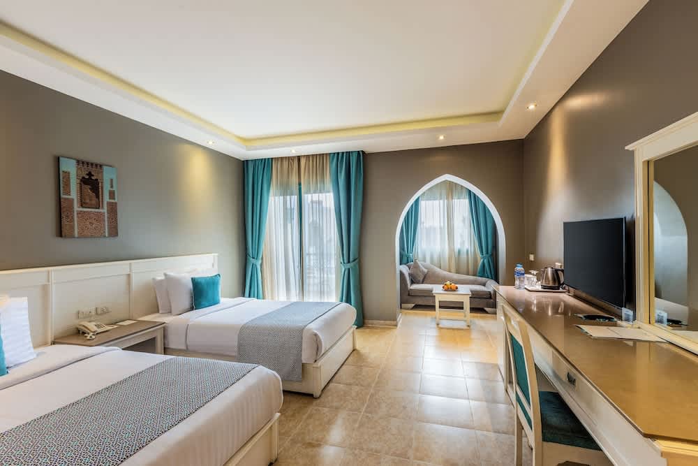 Sunrise Garden Beach Resort 2