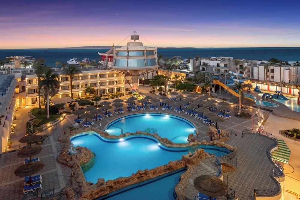 Seagull Beach Resort - Families and Couples Only 1
