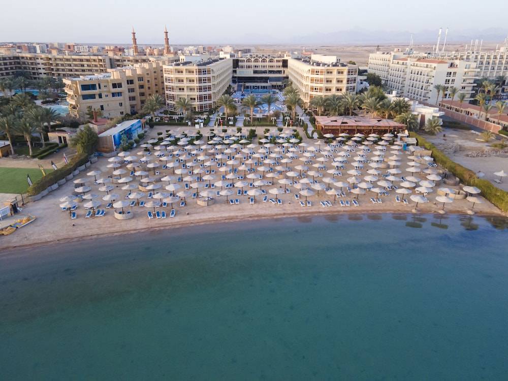 AMC Royal Hotel & Spa 1