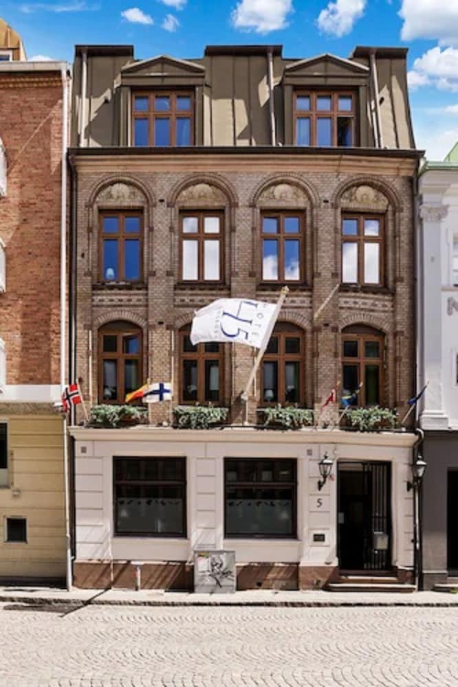 H5 Hotel 1