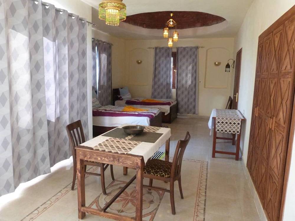 Nile Compound 2