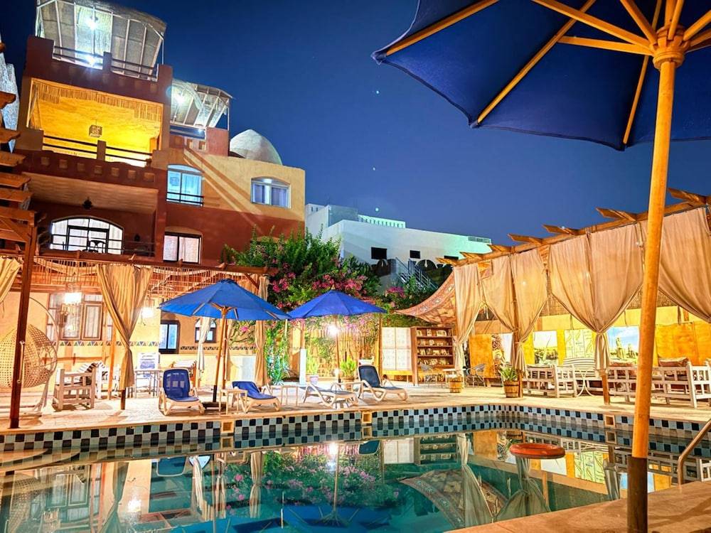 Nile Compound 1