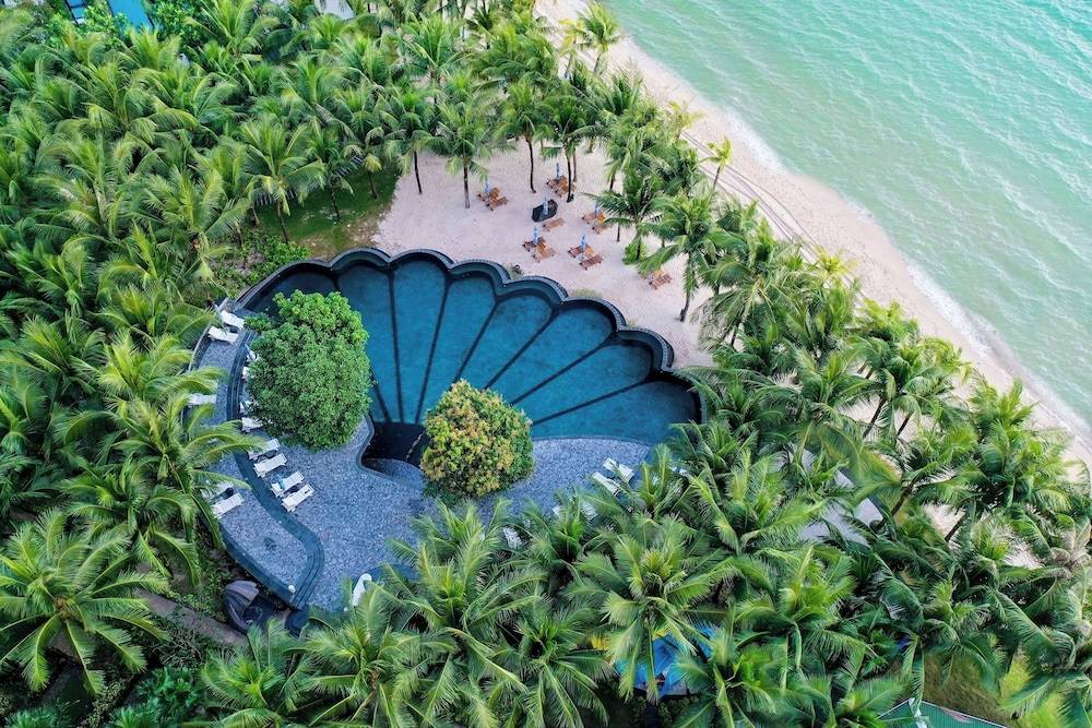 JW Marriott Phu Quoc Emerald Bay Resort & Spa 1