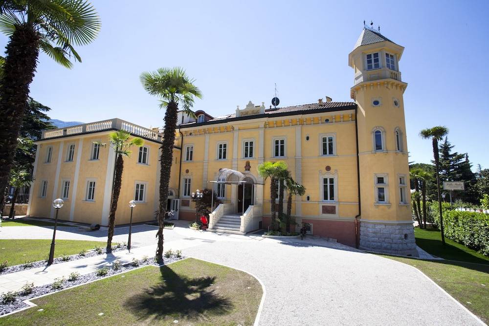 Villa Italia Luxury Suites and Apartments 1